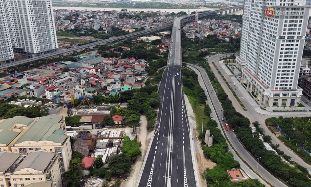 Cận cảnh cầu cạn Mai Dịch - Nam Thăng Long đã rải nhựa xong chờ ngày thông xe - Ảnh 1.