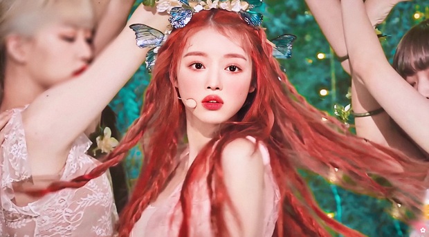 Nhan sắc mỹ nhân vừa vượt mặt BLACKPINK và nữ thần Red Velvet: Trên sân khấu gây sốt vì đẹp đến mức tưởng tiên tử đời thực - Ảnh 4.