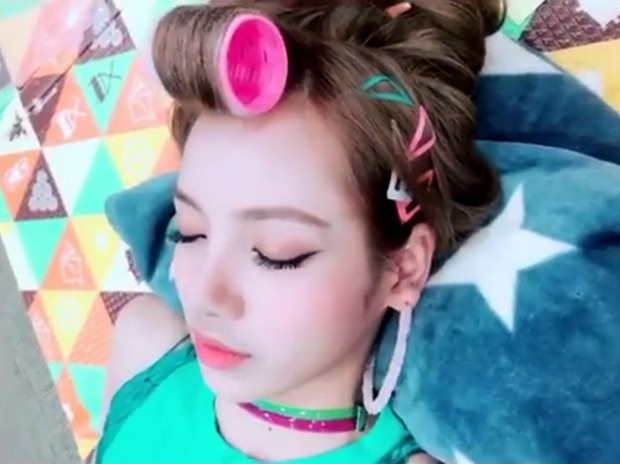 Idol Hàn chợp mắt với nguyên lớp makeup: Xem vừa thương vừa nhận ra toàn cực phẩm nhan sắc, đến ngủ cũng đẹp - Ảnh 3. Idol Hàn chợp mắt với nguyên lớp makeup: Xem vừa thương vừa nhận ra toàn cực phẩm nhan sắc, đến ngủ cũng đẹp - Ảnh 3.