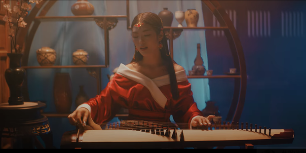 Loạt ảnh đời thường khí chất ngút ngàn của �gái xinh 2k1 đóng MV Jack - Ảnh 2.