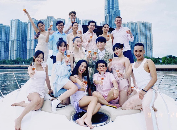 Dress code của sao Việt khi mở tiệc trên du thuyền: Team trắng đen chanh sả, team bảy sắc cầu vồng - Ảnh 5.