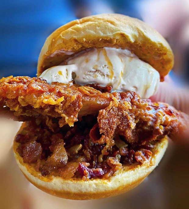 Burger kẹp kem cực lạ: Sự kết hợp mặn ngọt lẫn lộn chẳng giống ai mà cũng chẳng mấy ai dám thử - Ảnh 3.