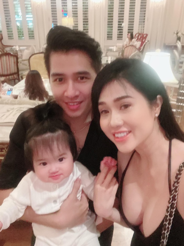 Chị gái Ngọc Trinh lại gây xôn xao: Khoe vòng 1 bức thở như sắp trào, át luôn nữ hoàng nội y cùng khung hình - Ảnh 5.