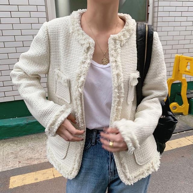 Như “thủ tục” không thể thiếu: Chuyển mùa là phải sắm tweed jacket, món đồ mặc vài năm cũng chẳng lỗi mốt - Ảnh 1.