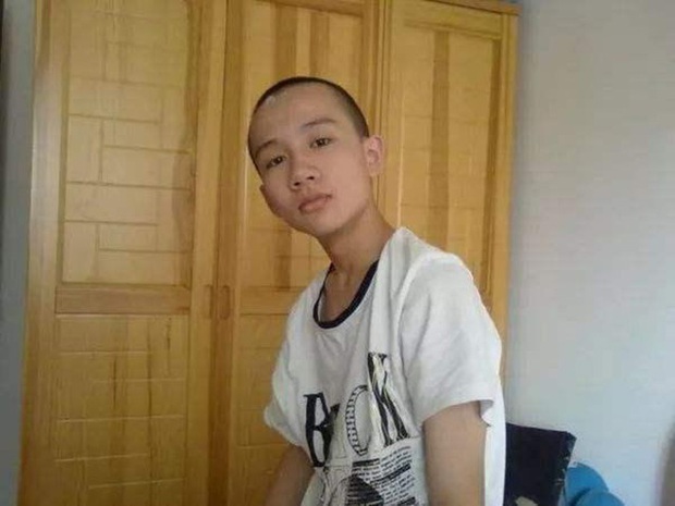 Cậu bé 3 năm học hết Tiểu học - Trung học, 14 tuổi học Đại học nhưng gặp phải bi kịch khiến cha mẹ thốt lên: Chỉ mong con là người bình thường - Ảnh 3.