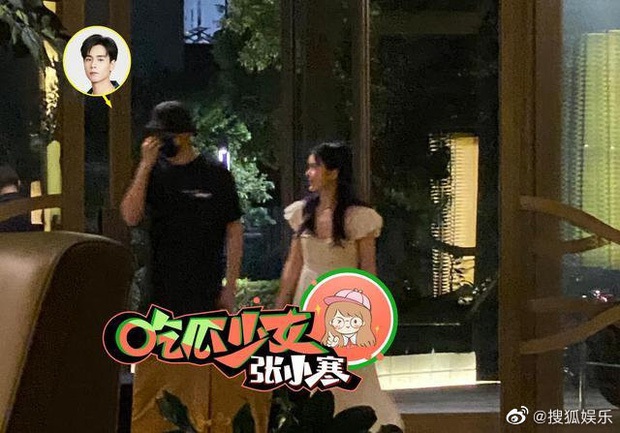 Tranh cãi trên Weibo: Địch Lệ Nhiệt Ba lép vế nhan sắc trước bạn gái tin đồn kém tiếng tăm của Hồ Nhất Thiên khi chụp ảnh chung? - Ảnh 7.