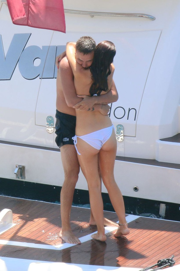 Rộ lại loạt ảnh hẹn hò của Liam Payne (One Direction) cùng tình cũ nóng bỏng nhưng đôi tay hư hỏng mới chiếm spotlight - Ảnh 8.