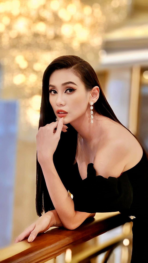 Võ Hoàng Yến đi quay show bị thành viên ê-kíp chú thích ảnh thiếu tôn trọng: Bà gì quên tên rồi! - Ảnh 1. Võ Hoàng Yến đi quay show bị thành viên ê-kíp chú thích ảnh thiếu tôn trọng: Bà gì quên tên rồi! - Ảnh 1.