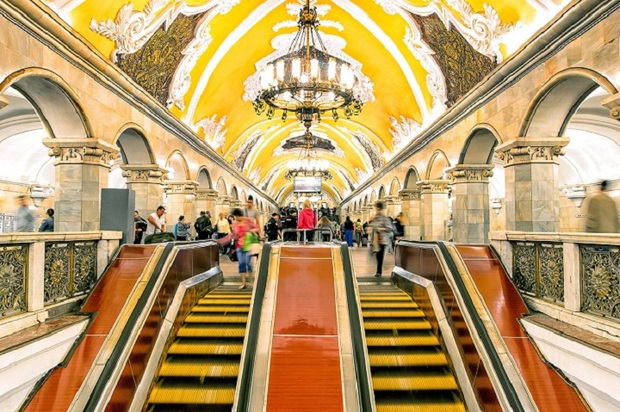 Chiêm ngưỡng 9 ga tàu điện ngầm đẹp nhất thế giới: Lộng lẫy không thua gì bảo tàng nghệ thuật  - Ảnh 2.