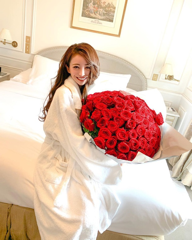 Choáng với cuộc sống của mẫu nữ kiêm Geisha số 1 Nhật Bản: Hàng hiệu xa xỉ, thu nhập 44 tỷ/năm, quyết nghỉ hưu ở tuổi 32 - Ảnh 11.