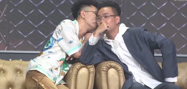 Đôi bromance được đẩy thuyền mạnh nhất Rap Việt JustaTee - Rhymastic công khai tình cảm, các chị vợ có ghen không đây? - Ảnh 4.