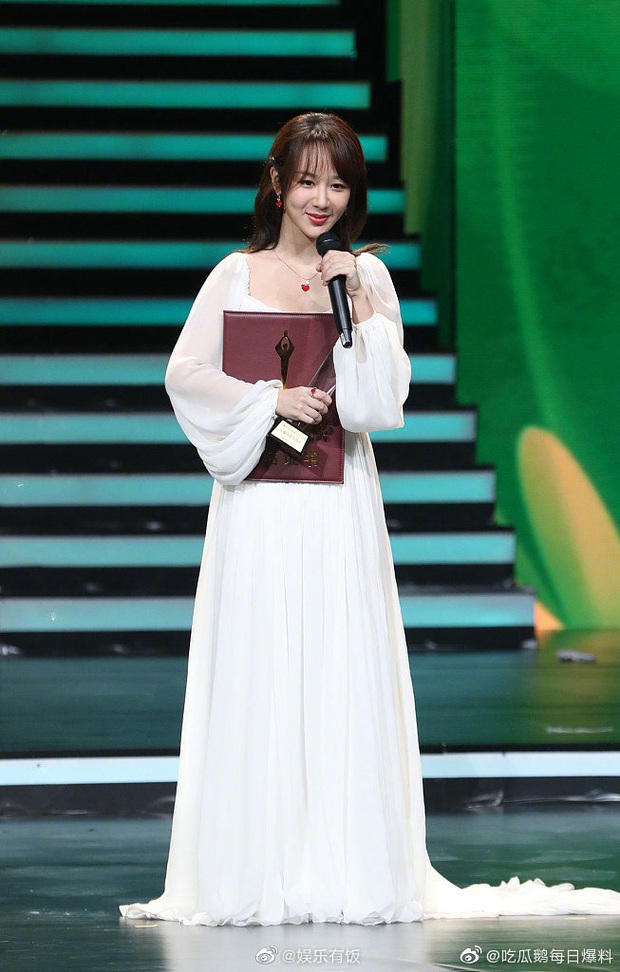 Ảnh sự kiện không PTS lộ nhan sắc thật: Dương Tử gây tranh cãi vì lộ khuyết điểm, Dịch Dương Thiên Tỉ sa sút phong độ? - Ảnh 3.