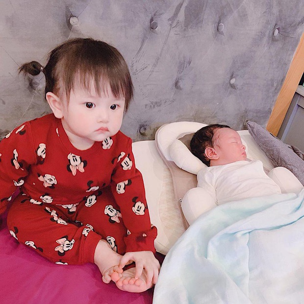 Dàn cháu gái cực phẩm của sao Việt: Lan Ngọc - Ngọc Trinh khoe toàn tiểu mỹ nhân, nhà Trang Nhung có tới 2 thí sinh Hoa hậu - Ảnh 31. Dàn cháu gái cực phẩm của sao Việt: Lan Ngọc - Ngọc Trinh khoe toàn tiểu mỹ nhân, nhà Trang Nhung có tới 2 thí sinh Hoa hậu - Ảnh 31.