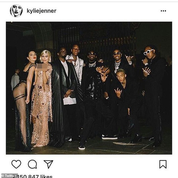 Kim Kardashian tung ảnh... hại hội chị em: Bóc mẽ nhan sắc của Kylie - Kendall, điển hình kiểu Instagram ai người đấy đẹp! - Ảnh 10.