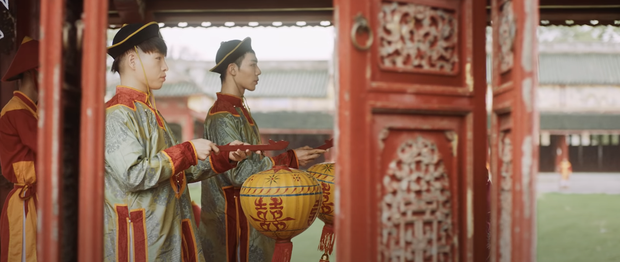 Cả vũ trụ Vpop cùng 1500 hot trend nằm gọn trong MV của Đức Phúc, từ Đen Vâu, Bích Phương đến cả BLACKPINK cũng được triệu hồi - Ảnh 8.