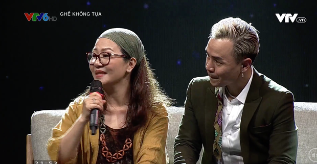 Mẹ Binz nói xấu con trai, chiếm spotlight vì vẻ ngoài trẻ trung cùng giọng hát cực đỉnh - Ảnh 2.