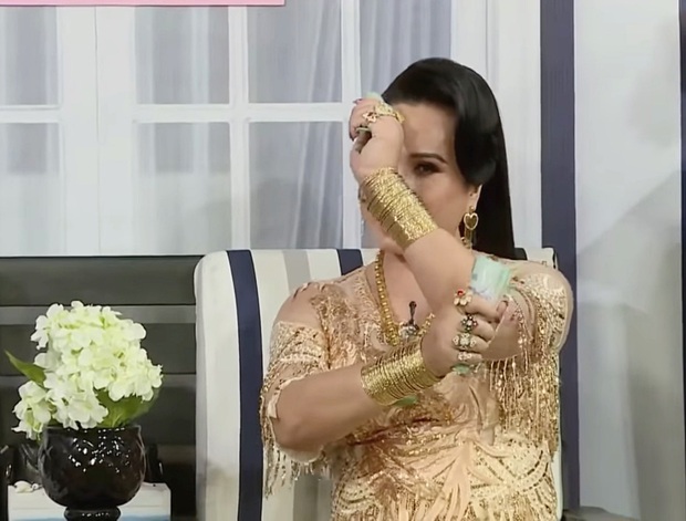 Cả vũ trụ Vpop cùng 1500 hot trend nằm gọn trong MV của Đức Phúc, từ Đen Vâu, Bích Phương đến cả BLACKPINK cũng được triệu hồi - Ảnh 22.