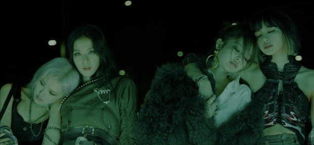BLACKPINK mất công diễn sâu trong teaser mới nhưng view 24 giờ thụt lùi so với 2 bài cũ, kỷ lục cho MV chắc chắn đáng lo! - Ảnh 6. BLACKPINK mất công diễn sâu trong teaser mới nhưng view 24 giờ thụt lùi so với 2 bài cũ, kỷ lục cho MV chắc chắn đáng lo! - Ảnh 6.
