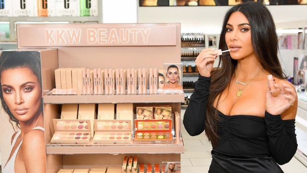 Ai ghét mặc kệ, các quái nữ nhà Kardashian-Jenner thực sự khuấy đảo thời trang thế giới theo những cách chẳng ngờ tới - Ảnh 8.