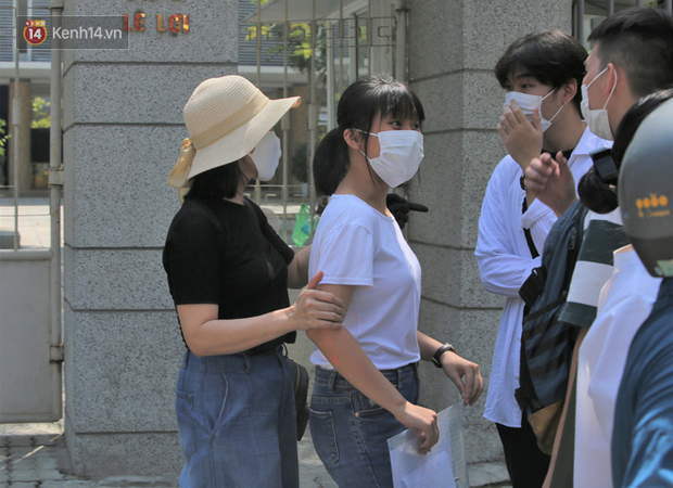 Thi tốt nghiệp THPT Quốc gia đợt 2: 26.000 sĩ tử kết thúc môn Ngữ văn - Ảnh 41.