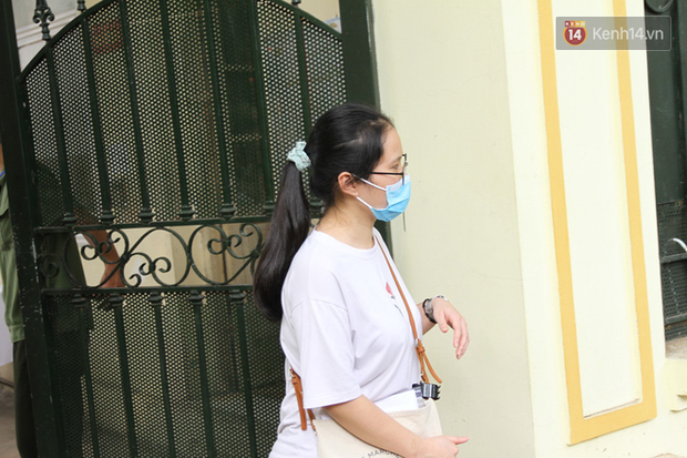 Thi tốt nghiệp THPT Quốc gia đợt 2: 26.000 sĩ tử kết thúc môn Ngữ văn - Ảnh 38.