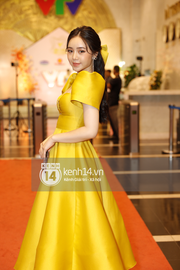 Ngược đời như Quỳnh Kool: Bình thường khéo ăn vận tôn dáng cao ráo, dự VTV Awards lại tự dìm vì đầm công chúa lỡ cỡ - Ảnh 2.
