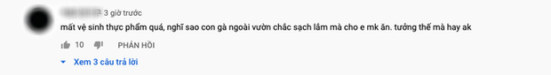 Con trai Bà Tân Vlog bị dân mạng chỉ trích gay gắt khi nấu cháo với gà còn nguyên lông: Vừa mất vệ sinh lại còn phí phạm thức ăn - Ảnh 10. Con trai Bà Tân Vlog bị dân mạng chỉ trích gay gắt khi nấu cháo với gà còn nguyên lông: Vừa mất vệ sinh lại còn phí phạm thức ăn - Ảnh 10.
