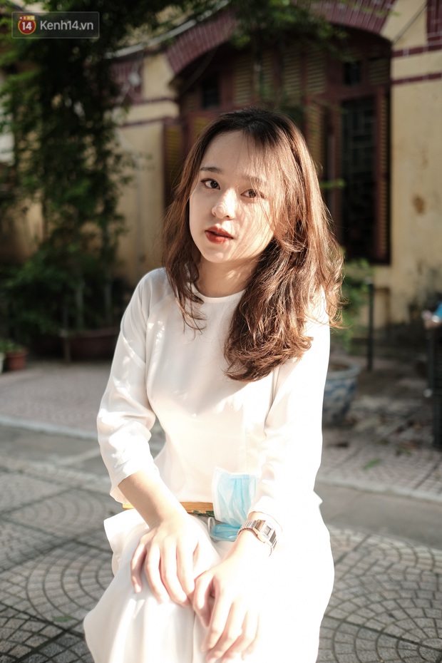 Lại có dịp để ngắm gái xinh trường Trần Phú, đeo khẩu trang vẫn ngời ngời khí chất - mở ra một chút là rụng tim luôn! - Ảnh 4.