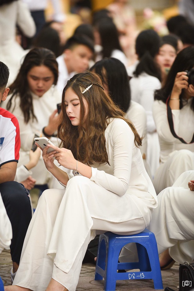 Gái xinh Hà Nội gây xao xuyến với góc nghiêng xuất thần, soi trang cá nhân mới biết rich kid định theo học RMIT - Ảnh 1. Gái xinh Hà Nội gây xao xuyến với góc nghiêng xuất thần, soi trang cá nhân mới biết rich kid định theo học RMIT - Ảnh 1.