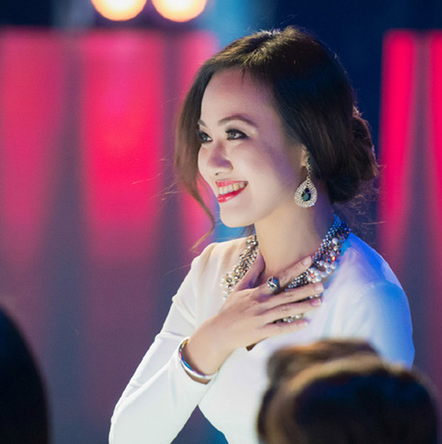 BTV Hoài Anh bồi hồi nhớ lại VTV Awards 6 năm trước, dân tình chỉ mải mê khen nhan sắc trẻ mãi không già - Ảnh 3. BTV Hoài Anh bồi hồi nhớ lại VTV Awards 6 năm trước, dân tình chỉ mải mê khen nhan sắc trẻ mãi không già - Ảnh 3.