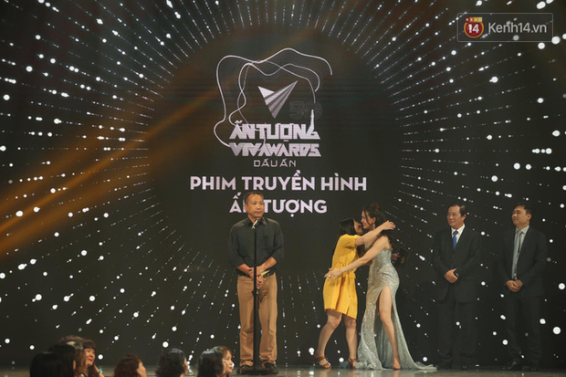 VTV Awards 2020: Hoa Hồng Trên Ngực Trái thắng lớn, Xuân Nghị bất ngờ được vinh danh - Ảnh 3.