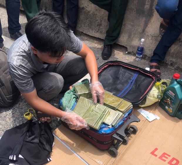  Vụ vây bắt ma túy như phim hành động: Lô hàng khủng có giá gần 20 tỷ đồng - Ảnh 8.