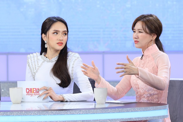 Hương Giang từng nóng mắt khi nhìn nữ sinh cấp 3 được mặc áo dài - Ảnh 3. Hương Giang từng nóng mắt khi nhìn nữ sinh cấp 3 được mặc áo dài - Ảnh 3.