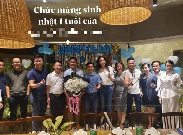 Tụ họp cùng các thành viên trong công ty, Đàm Thu Trang chiếm trọn spotlight với body thon gọn ngỡ ngàng chỉ 1 tháng sau sinh - Ảnh 2.