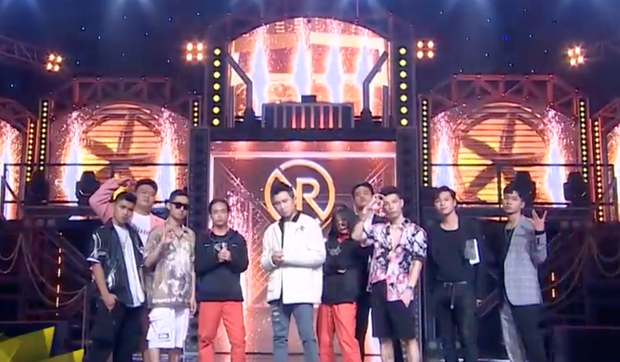 Vòng Đối đầu Rap Việt: Ricky Star đấu với R.Tee, giờ mới hiểu vì sao nhuộm tóc đỏ? - Ảnh 3. Vòng Đối đầu Rap Việt: Ricky Star đấu với R.Tee, giờ mới hiểu vì sao nhuộm tóc đỏ? - Ảnh 3.