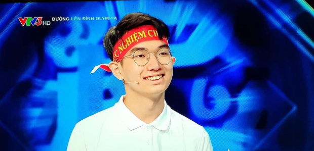 Không học bài nhưng tự tin khoe Lý trên 5 điểm khao kẹo, Quán quân Olympia nhận về lời cà khịa cực gắt của cô giáo - Ảnh 4.