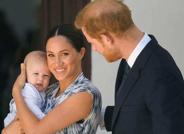 Thái tử Charles ấp ủ kế hoạch “bảo vệ” con trai của Harry và Meghan Markle ngay sau khi lên nắm quyền thay Nữ hoàng Anh? - Ảnh 3.