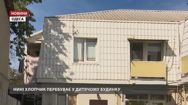 Thấy nước chảy ồ ạt từ tầng trên xuống, người phụ nữ lên kiểm tra rồi phát hiện cảnh tượng ám ảnh xảy ra với cậu bé hàng xóm 3 tuổi - Ảnh 8.