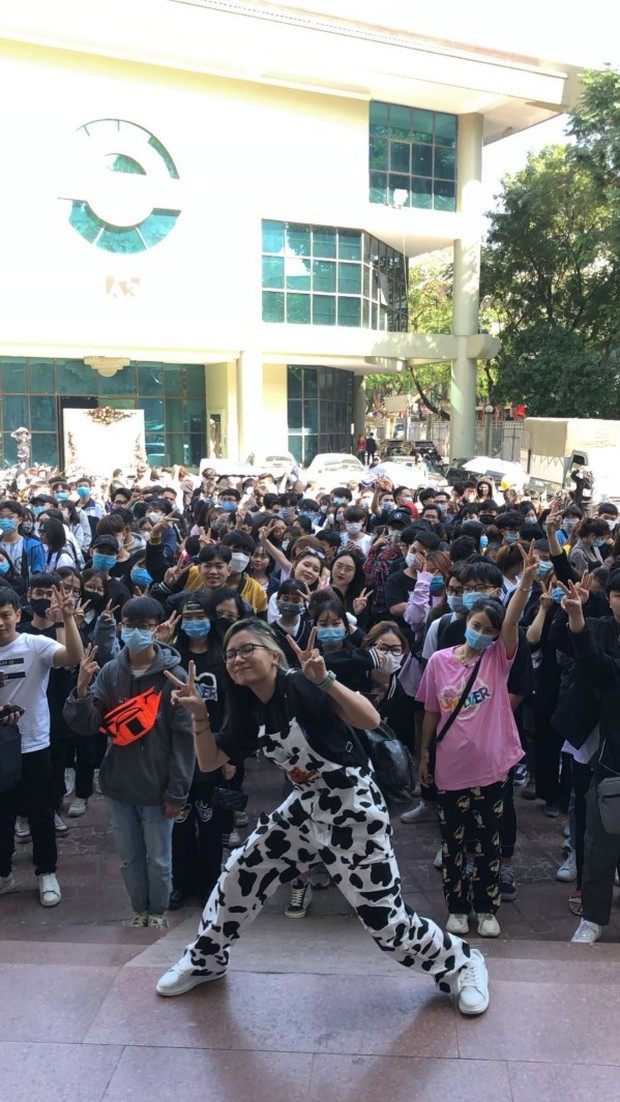 The New District comeback ở Hà Nội, choáng với cảnh đám đông ùa vào hội chợ như vỡ trận - Ảnh 2. The New District comeback ở Hà Nội, choáng với cảnh đám đông ùa vào hội chợ như vỡ trận - Ảnh 2.