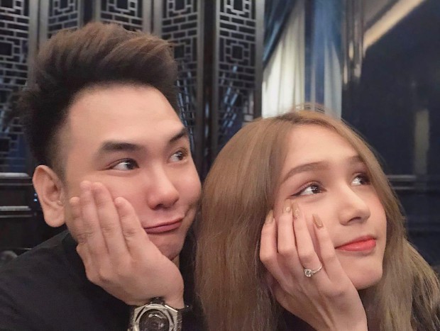 Điểm lại những khoảnh khắc lầy lội của ông chú 31 tuổi Xemesis và vợ trẻ 2k2 trước thềm siêu đám cưới - Ảnh 1. Điểm lại những khoảnh khắc lầy lội của ông chú 31 tuổi Xemesis và vợ trẻ 2k2 trước thềm siêu đám cưới - Ảnh 1.