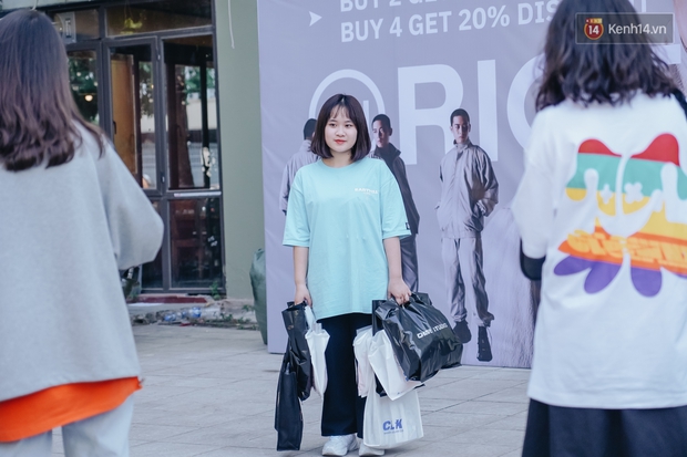 Trai xinh gái đẹp Hà thành ùn ùn đổ về The New District: Lúc đi hết mình, lúc về hết... tiền nhưng vui - Ảnh 9.