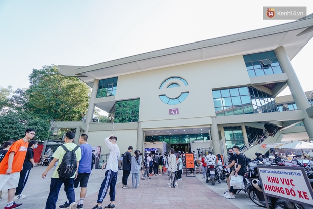 Trai xinh gái đẹp Hà thành ùn ùn đổ về The New District: Lúc đi hết mình, lúc về hết... tiền nhưng vui - Ảnh 2.