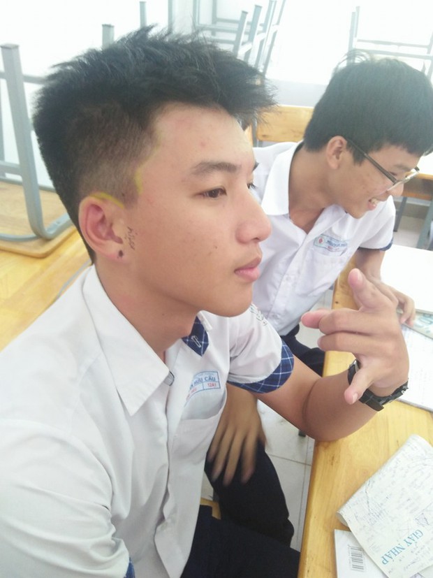 Đăng ảnh ngố tàu thời cấp 3, HIEUTHUHAI đính chính thông tin học kém - Ảnh 2. Đăng ảnh ngố tàu thời cấp 3, HIEUTHUHAI đính chính thông tin học kém - Ảnh 2.