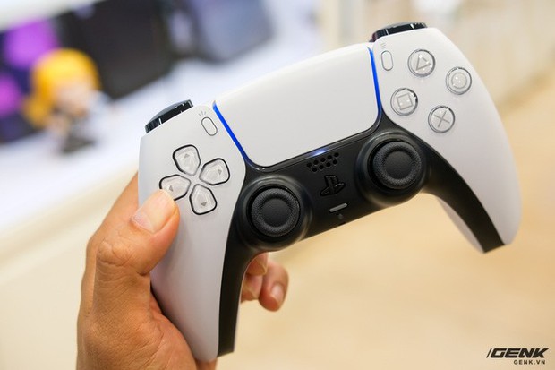 Cận cảnh PlayStation 5 đầu tiên vừa về Việt Nam, giá 34,5 triệu đồng - Ảnh 9. Cận cảnh PlayStation 5 đầu tiên vừa về Việt Nam, giá 34,5 triệu đồng - Ảnh 9.