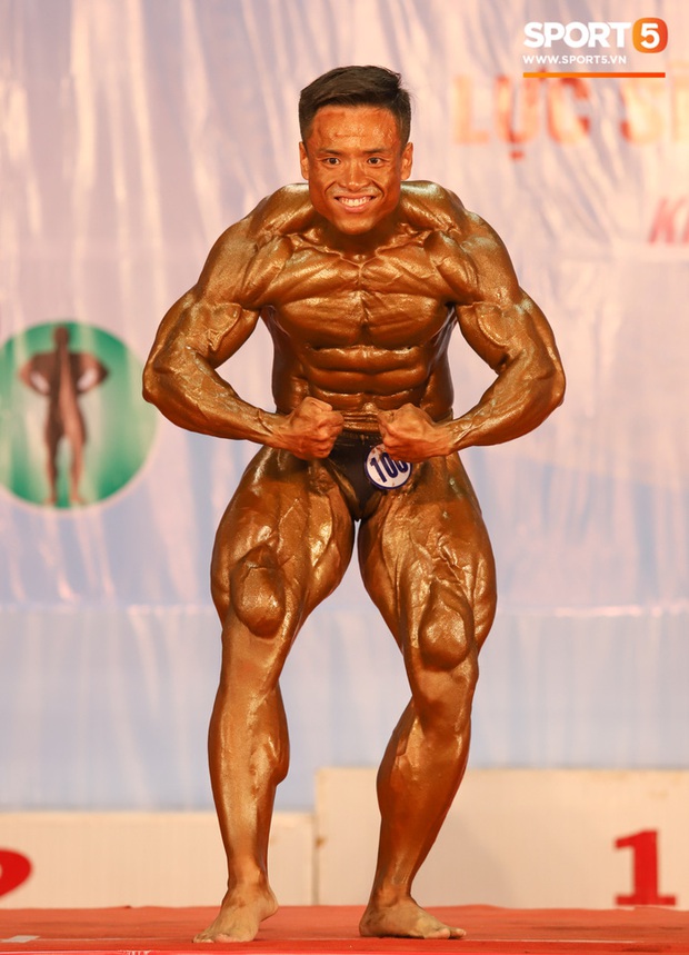 Từ 146 kg, chàng trai béo phì lột xác thành nhà vô địch tuyệt đối ở Giải thể hình danh giá nhất Việt Nam - Ảnh 11. Từ 146 kg, chàng trai béo phì lột xác thành nhà vô địch tuyệt đối ở Giải thể hình danh giá nhất Việt Nam - Ảnh 11.