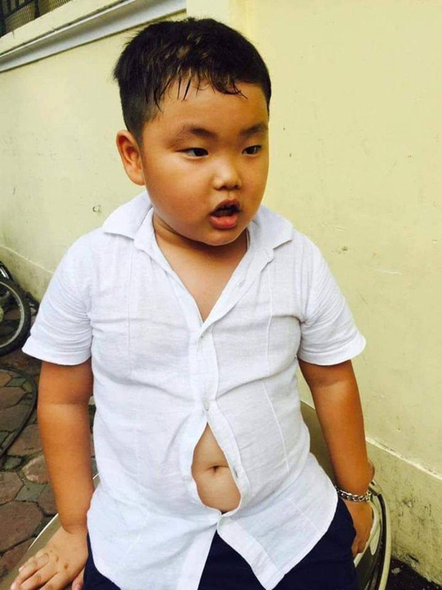 Con trai Xuân Bắc mặt đờ đẫn, quần áo xộc xệch 6 năm trước thay đổi ngoạn mục với style Chủ tịch - Ảnh 8.