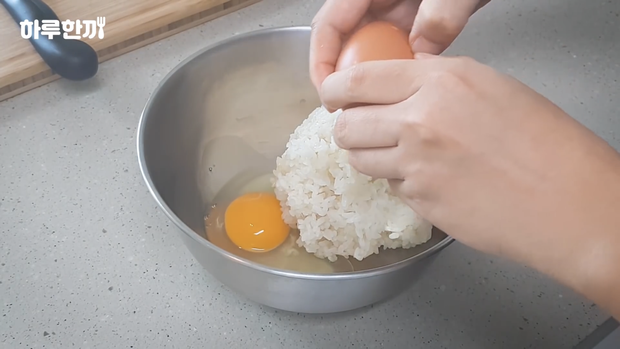 Công thức rang cơm 100 triệu views đang khiến MXH rần rần: Có gì mà lượt xem cao hơn cả MV Kpop? - Ảnh 3.