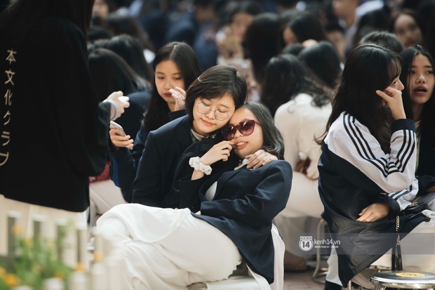 Nữ sinh tự nhiên lăn đùng ra ngất, tưởng ốm đau thế nào, hỏi ra mới biết lý do cưng xỉu quá! - Ảnh 2.