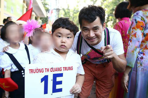 Con trai Xuân Bắc mặt đờ đẫn, quần áo xộc xệch 6 năm trước thay đổi ngoạn mục với style Chủ tịch - Ảnh 6.