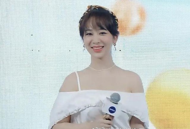 Vì sao Dương Tử đáp ứng đủ tiêu chuẩn bốn không của Cbiz nhưng thường xuyên bị chê xấu, kém nổi bật so với đồng nghiệp? - Ảnh 4.